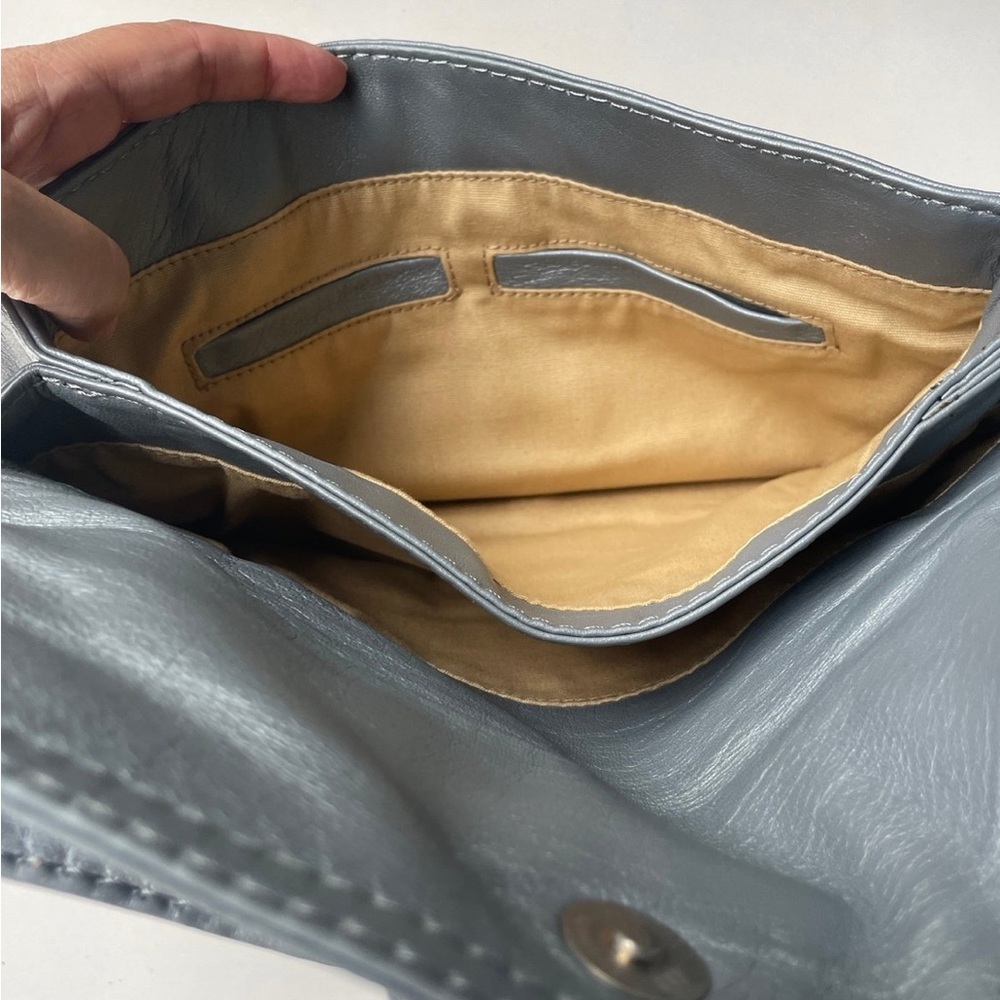 Gustto Flap Clutch - Picture 7 of 9